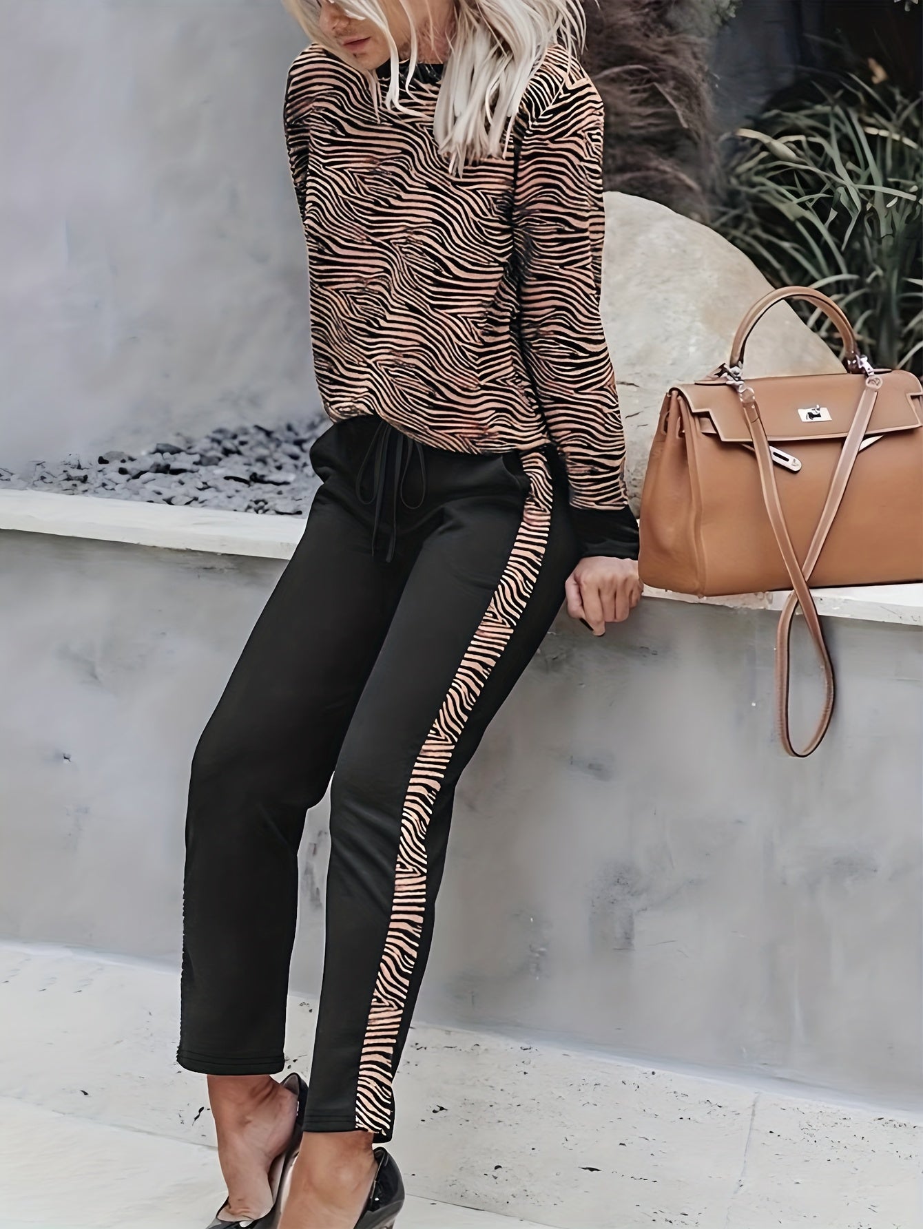 MOVEWEAR Women’s Leopard Print Long Sleeve Top & Pants Set