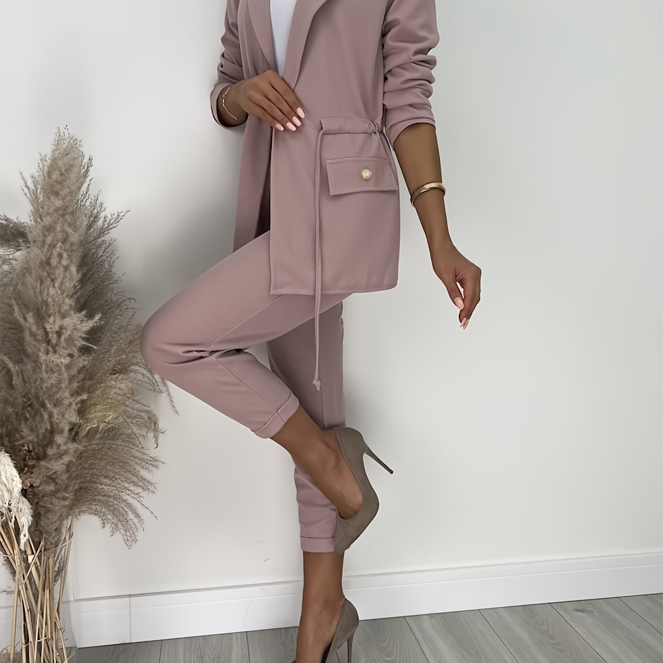 MOVEWEAR Elegant Women’s Pink Suit Set